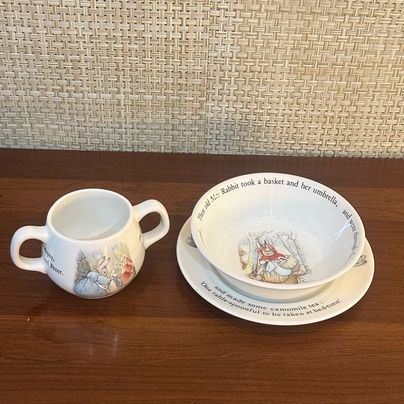 VTG 1980s Wedgewood Peter Rabbit Child's Plate, Bowl & Cup 3 Piece Set England - Picture 2 of 16